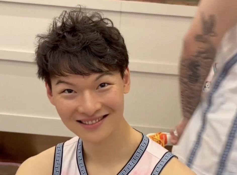 九游娱乐-王哲林打趣：明年全明星我也要当扣篮王，三分大赛也可以参加